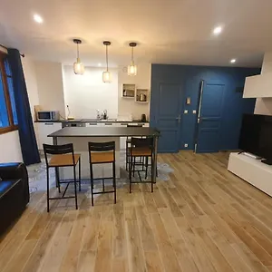 https://le-thiou-appartement-pour-4-personnes-proche-du-centre.hotels-rhonealpes.com